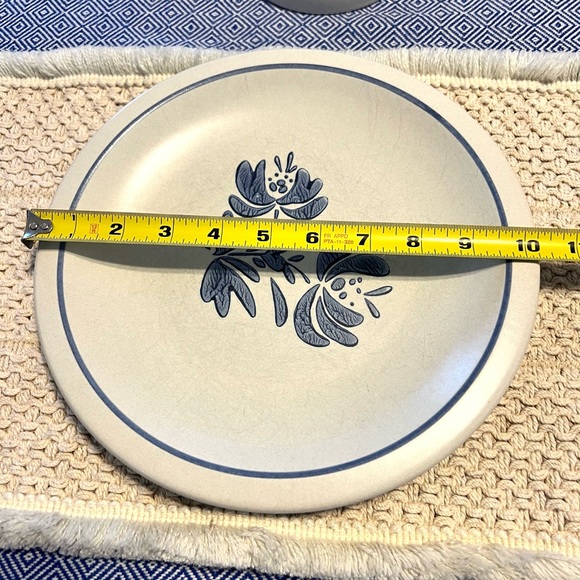 Pfaltzgraff Yorktowne Vintage Plates Bowls Casserole Dish Soup Tureen Stoneware - Picture 16 of 16